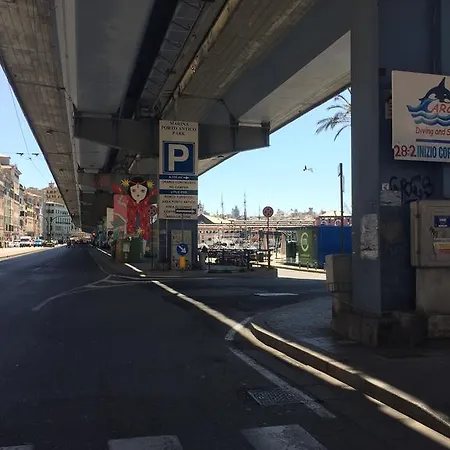 Via San Luca Gênes